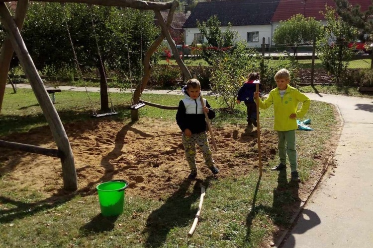 Družina, říjen 2023- bereme to do vlastních rukou