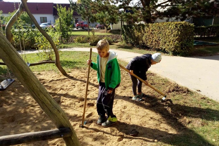 Družina, říjen 2023- bereme to do vlastních rukou