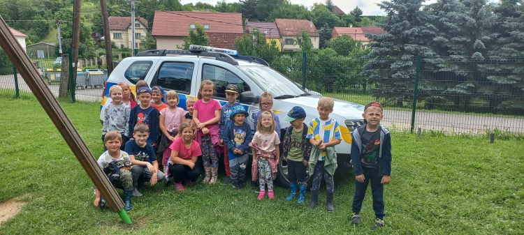 Městská policie pro nás na hřišti:-)