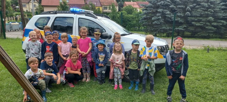 Městská policie pro nás na hřišti:-)